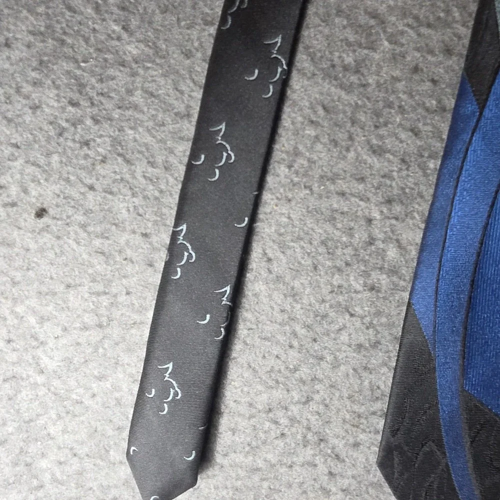 Disney Originals Mickey Mouse silhouette necktie